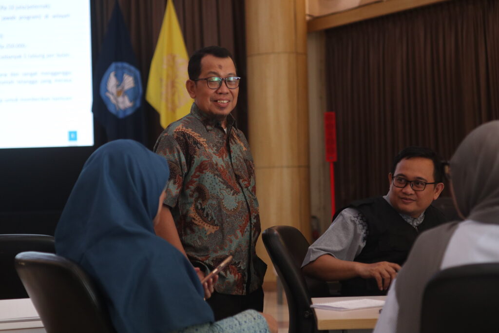 Mr Johar as trainer with participants in group dynamics session